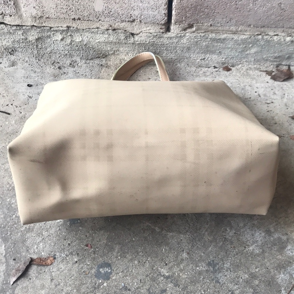 Burberry Nova-Check Tote - Picture 8 of 14